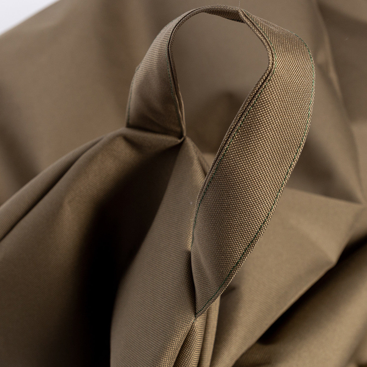 Pouf Poltrona Sacco in Poliestere 70x110 cm con Maniglia