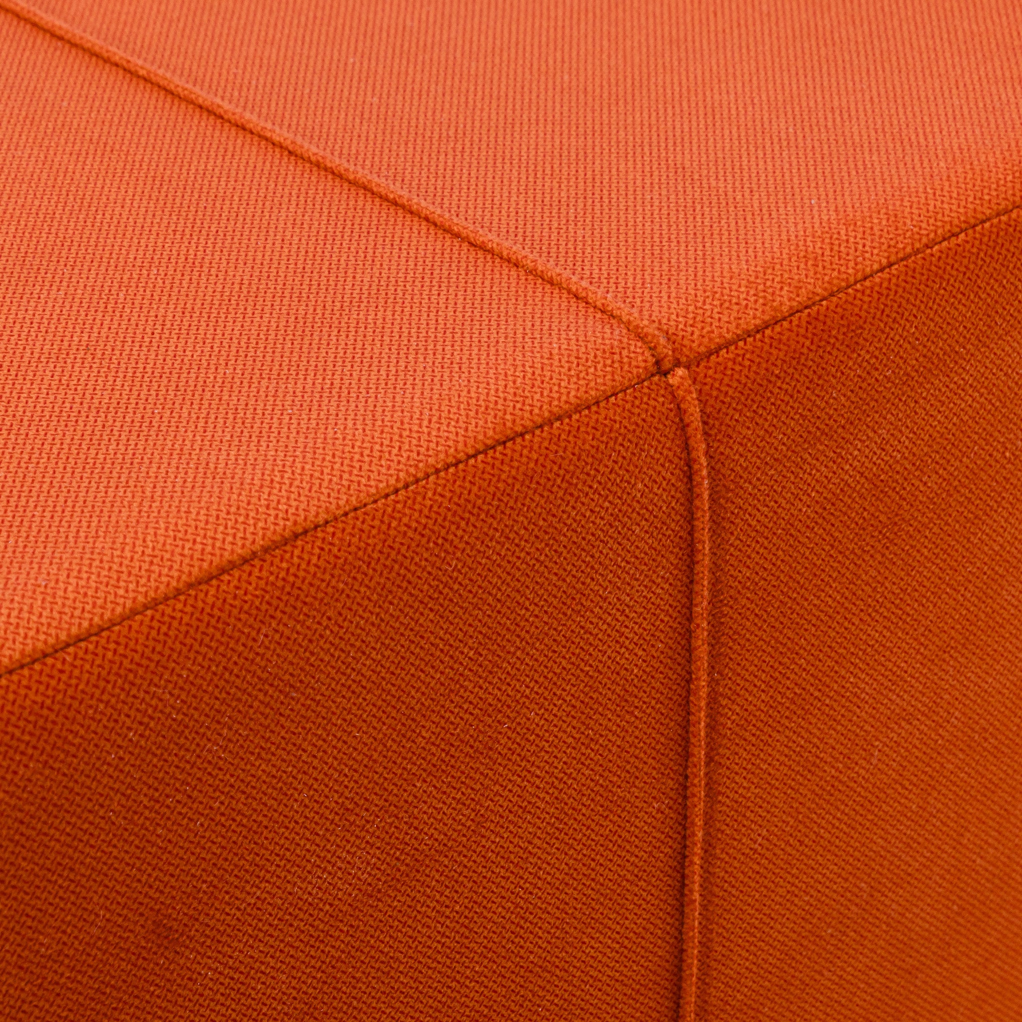 Poggiapiedi Block in Microfibra