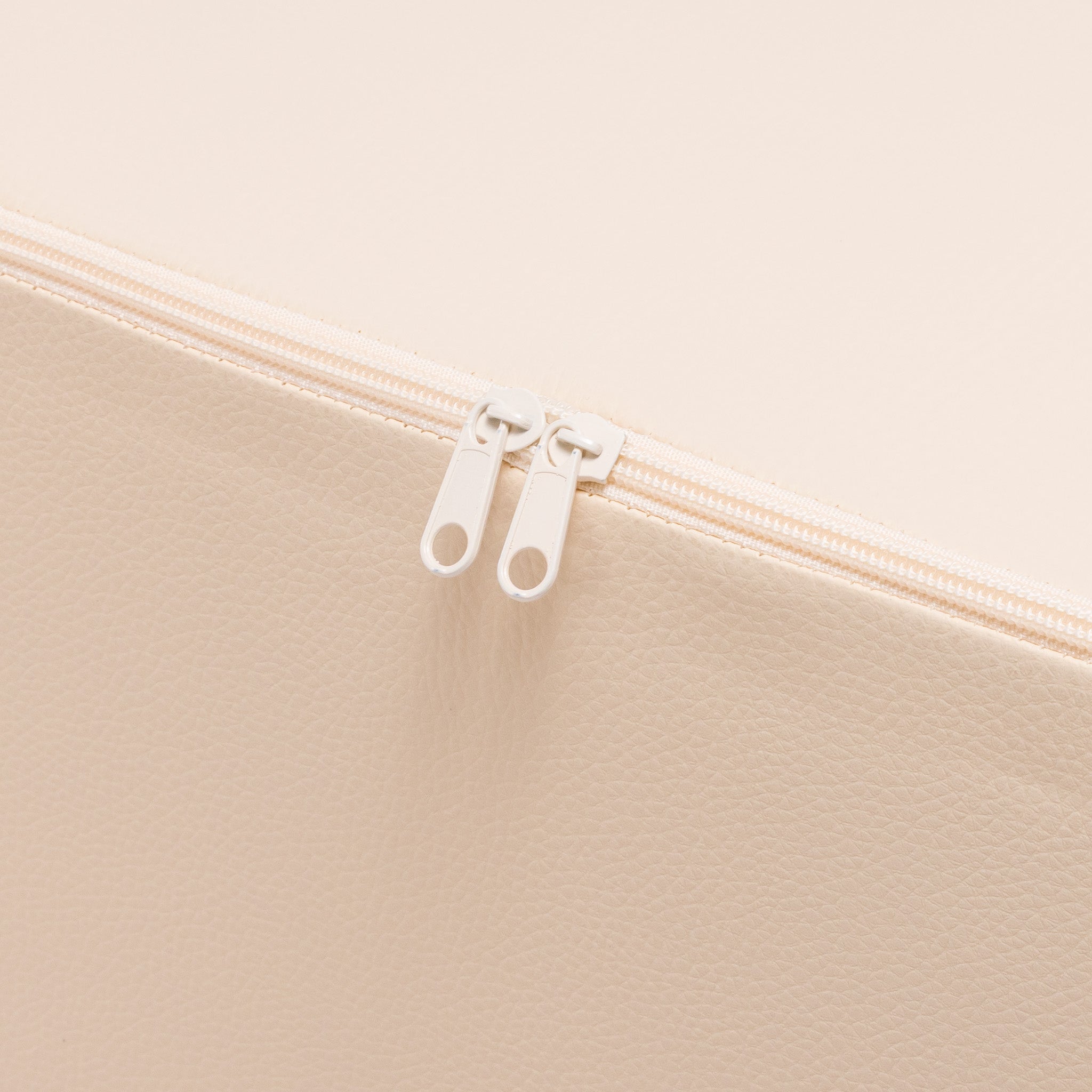 Poggiapiedi Block in Ecopelle