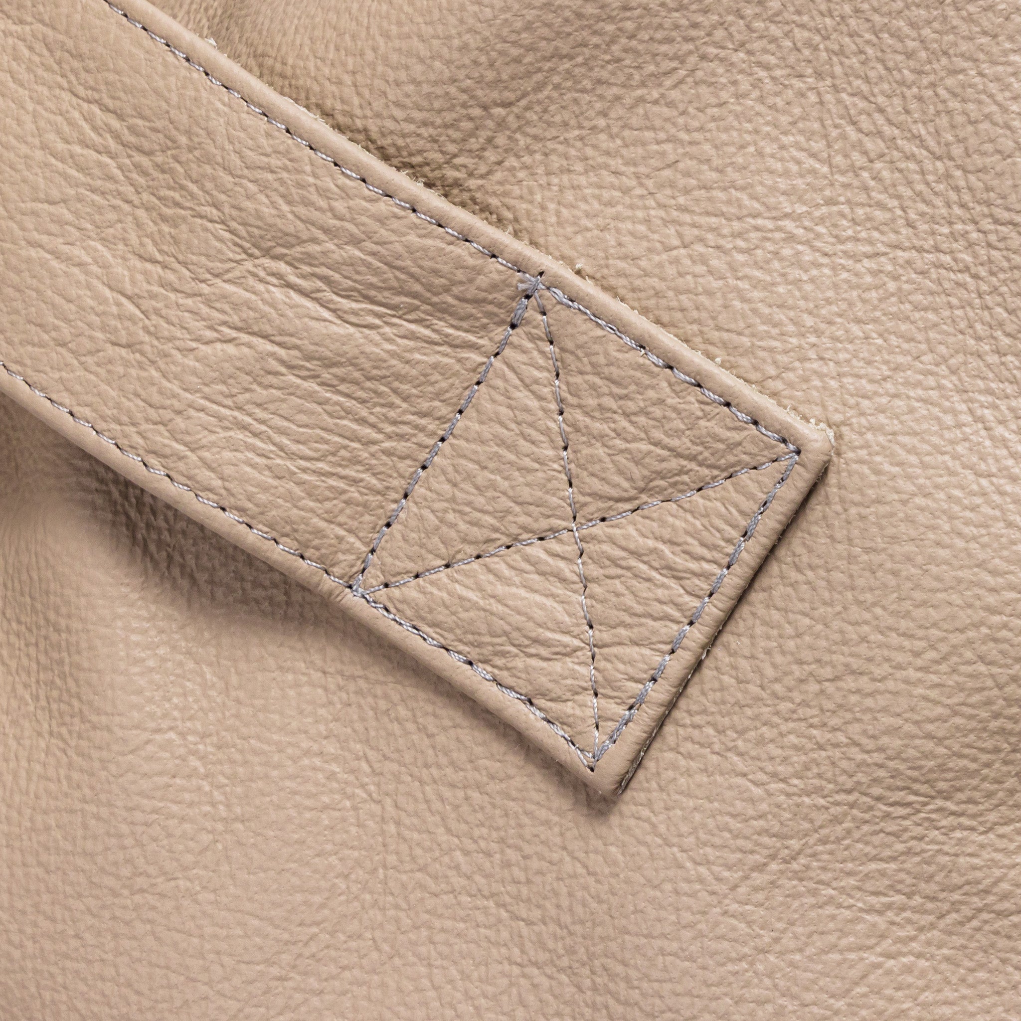 Poltrona Mini Keiko in pelle pienofiore