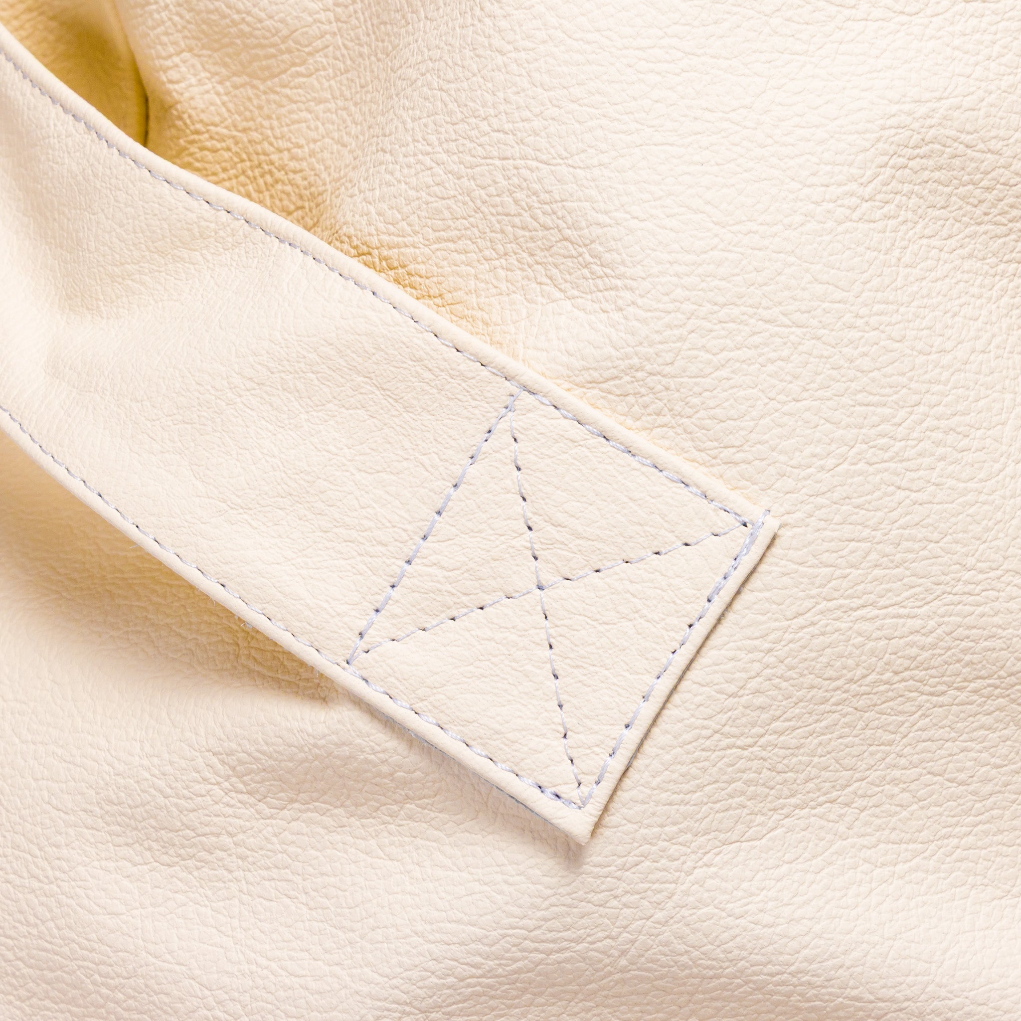 Poltrona Mini Keiko in pelle pienofiore