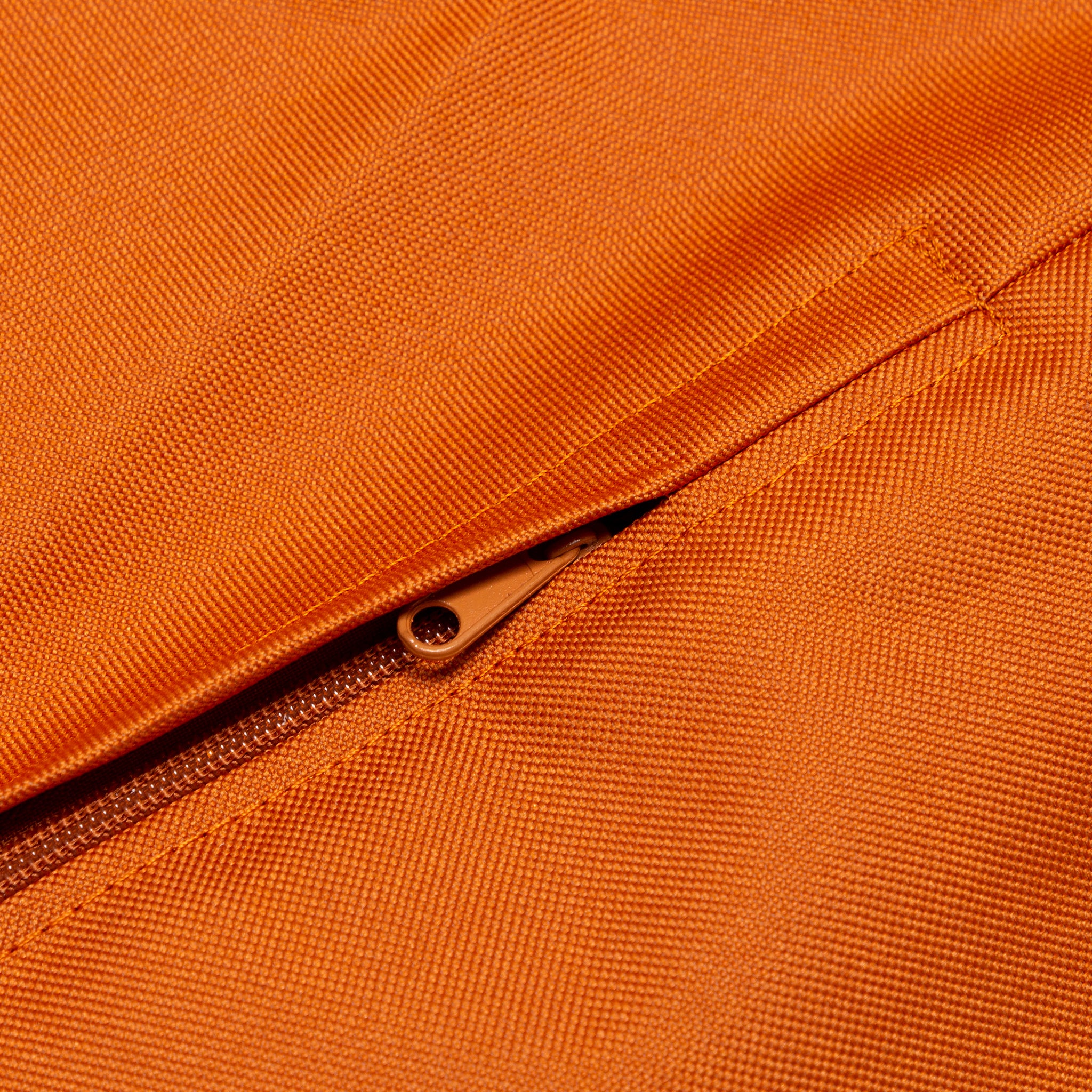Poltrona Solid in Poliestere