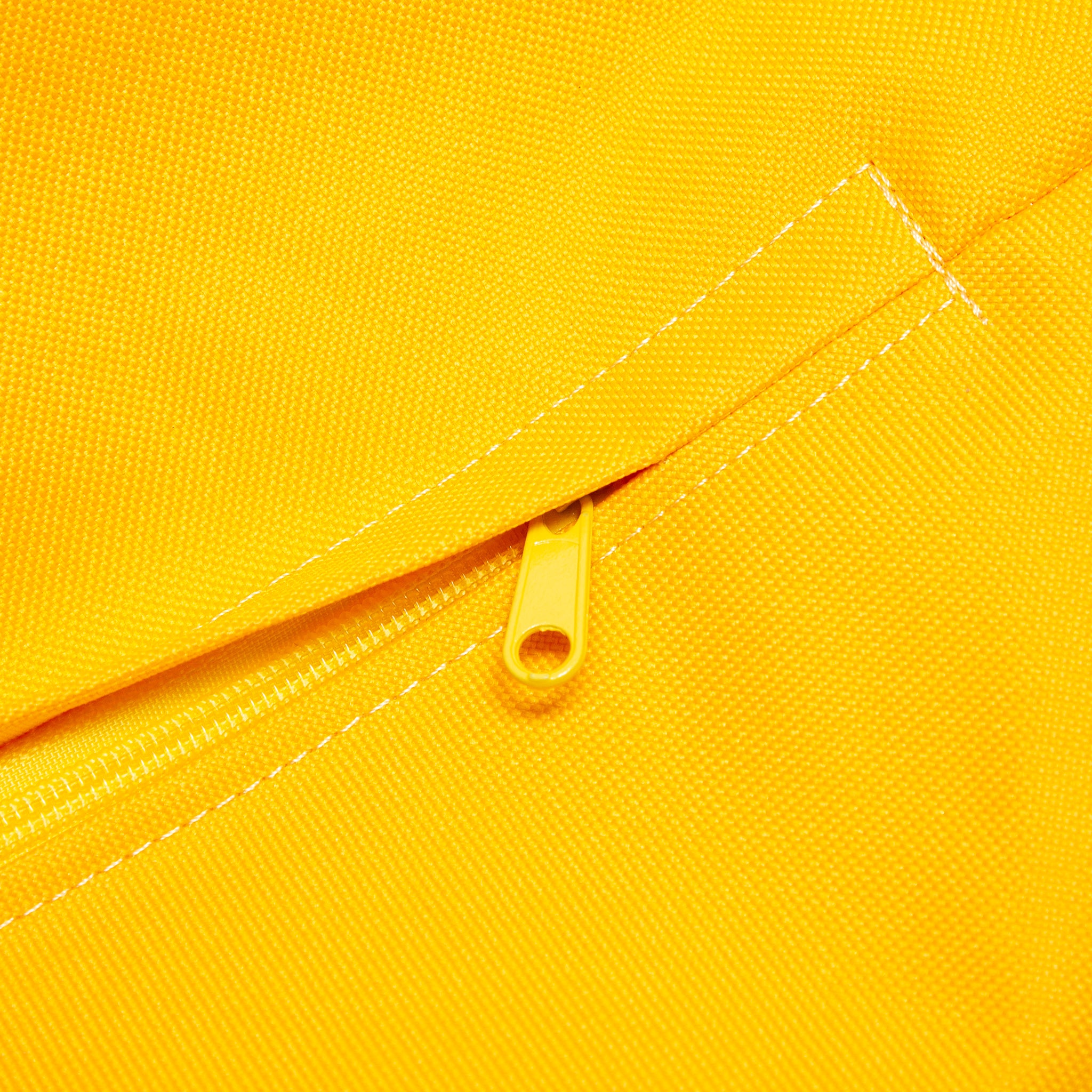 Poltrona Solid in Poliestere