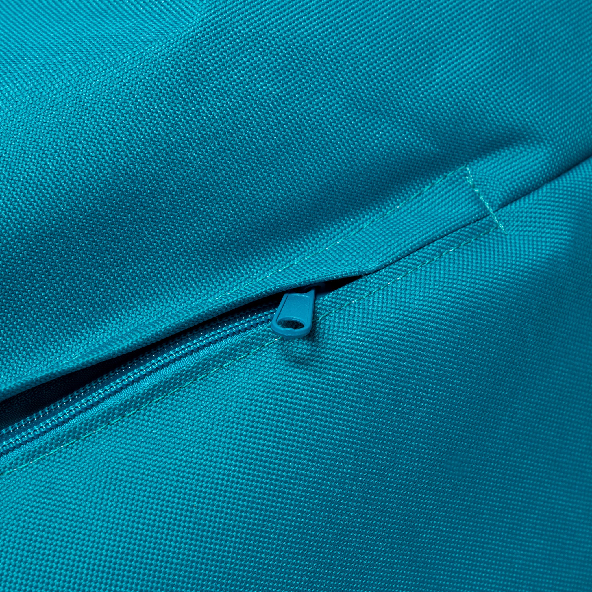 Poltrona Solid in Poliestere