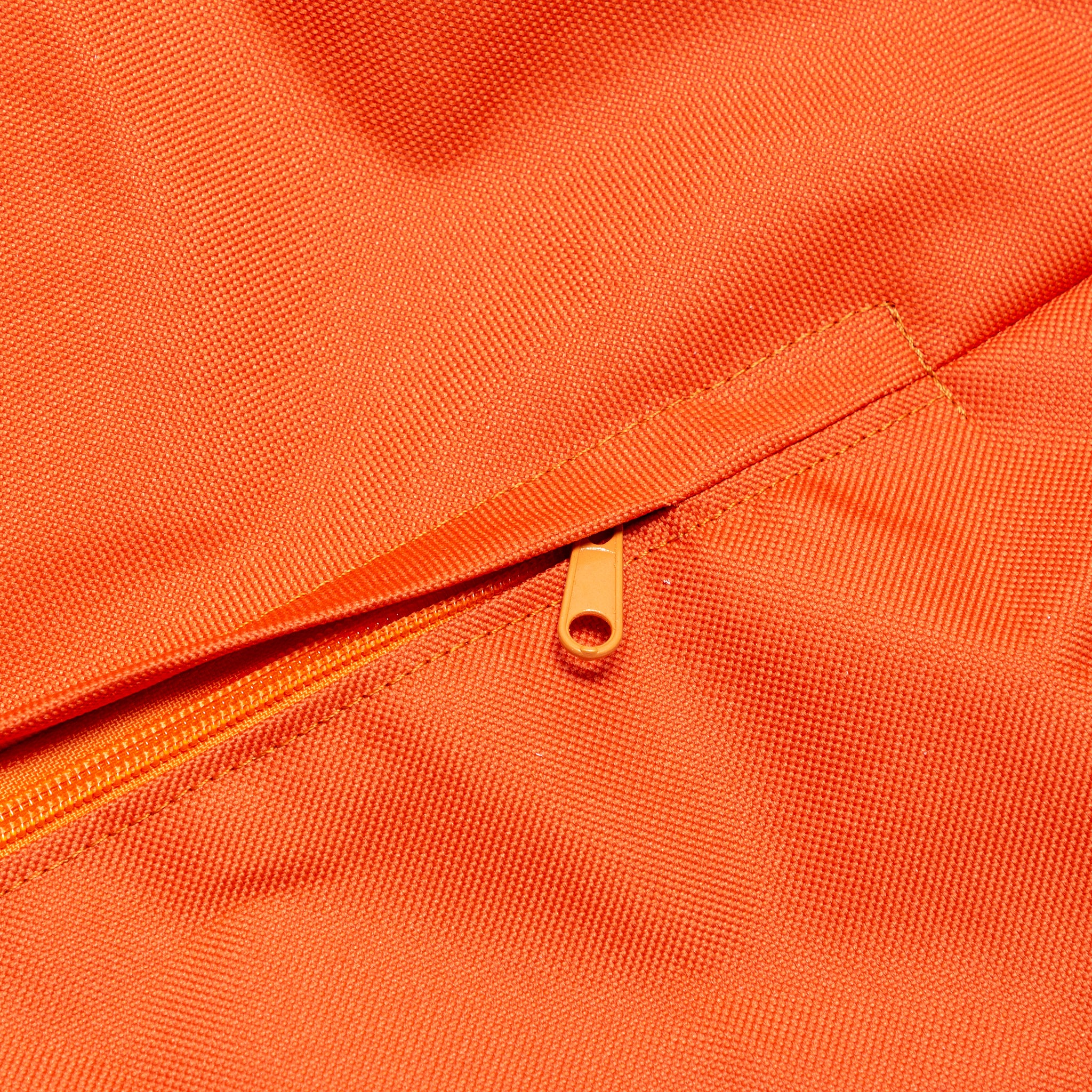 Poltrona Solid in Poliestere