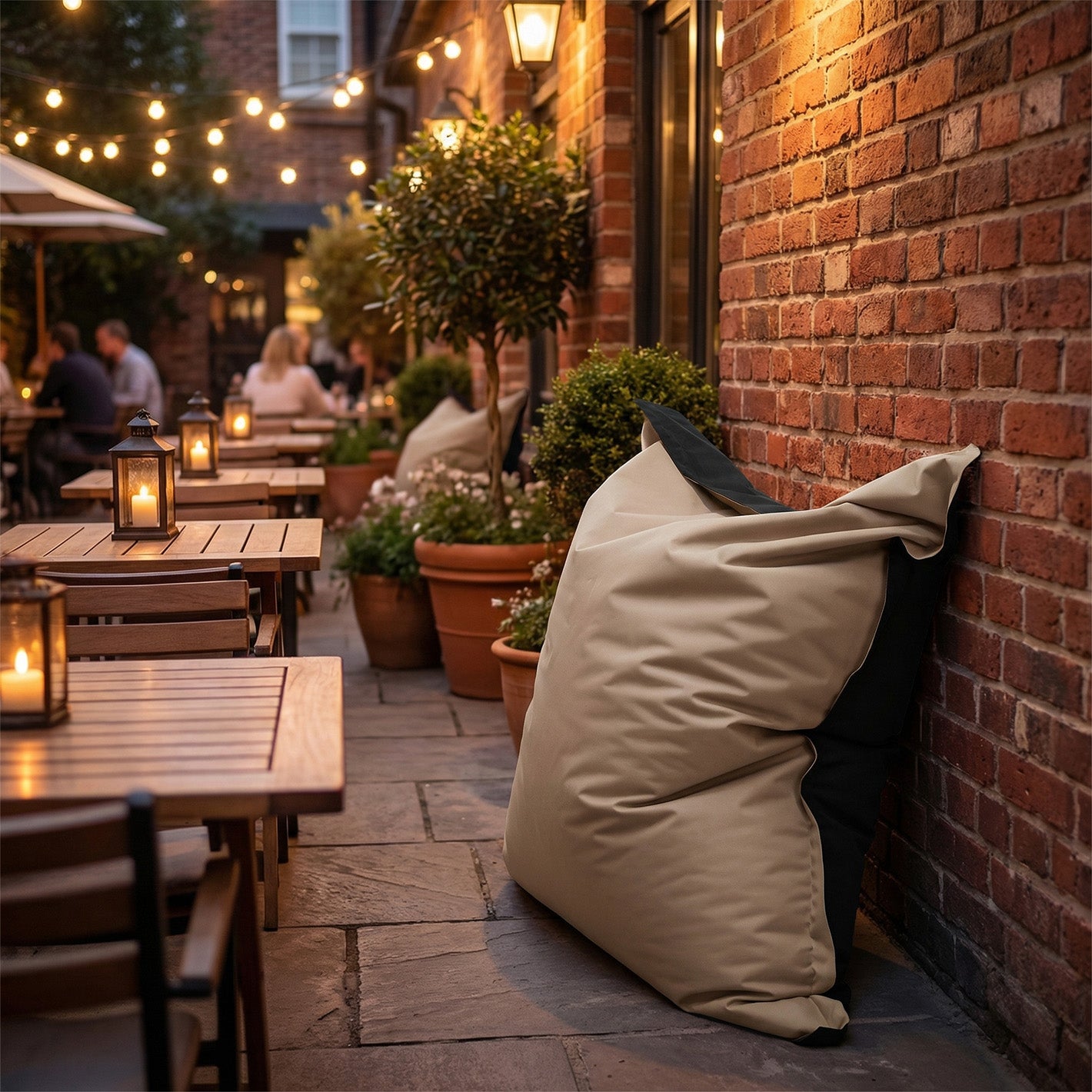 Pouf Cuscino M Outdoor in Tessuto Waterproof