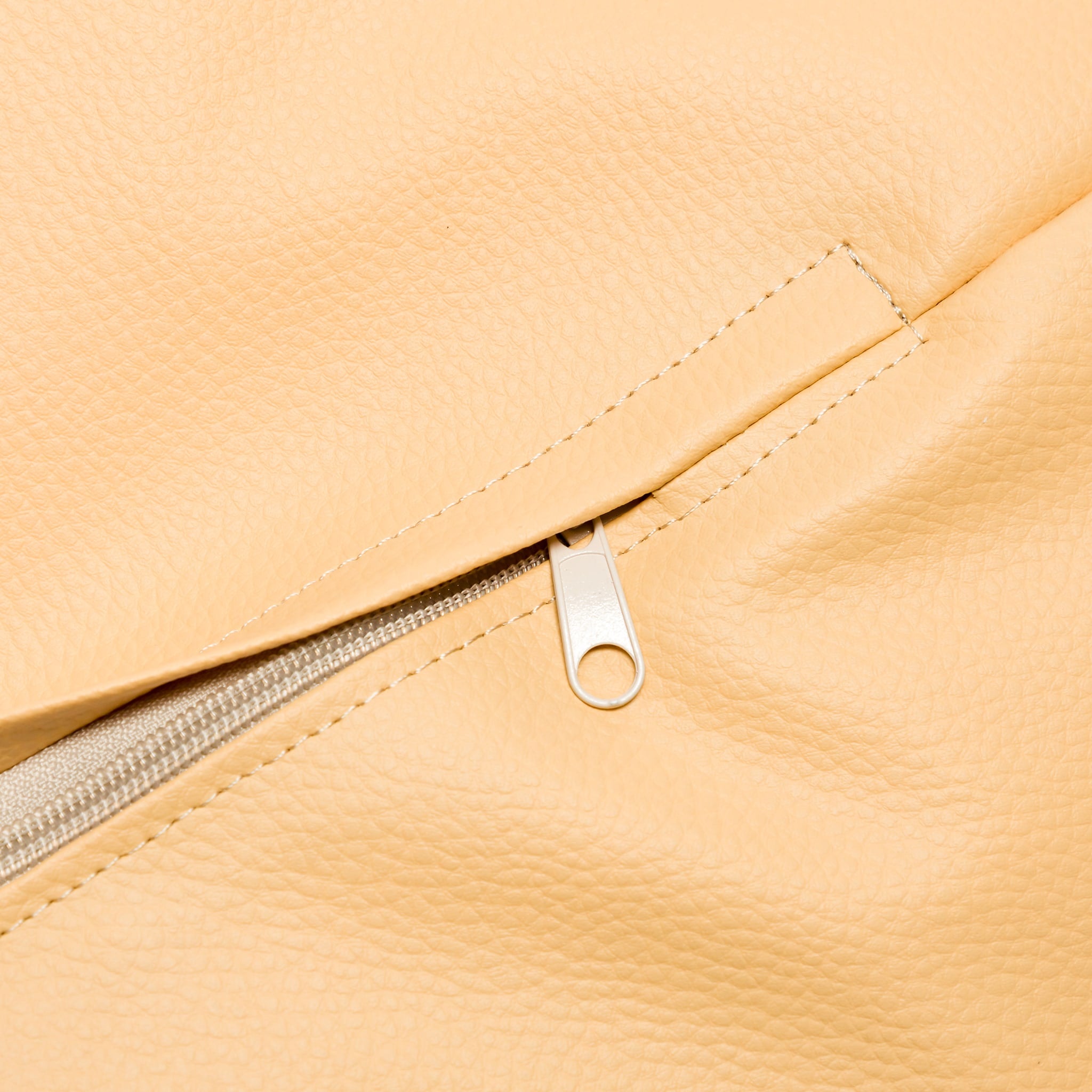 Poltrona Seat L in Ecopelle