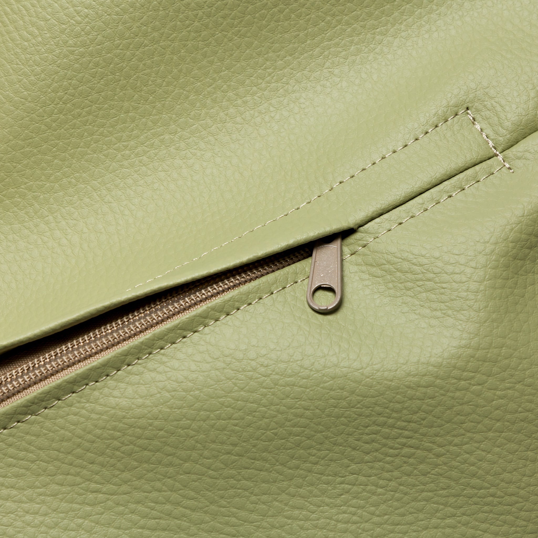 Poltrona Seat L in Ecopelle